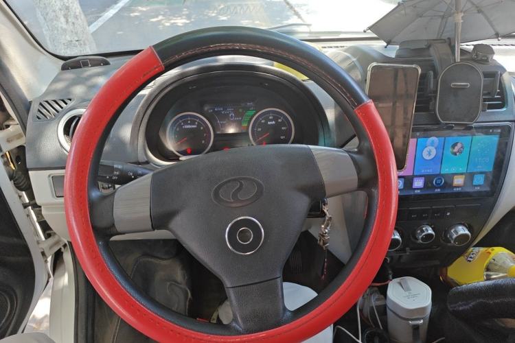 Used Ruichi EC35 2022 EC35 II Long-Range Version with 41.86 kWh Steering Wheel