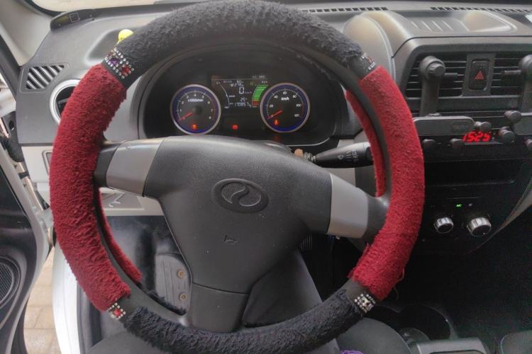 Used Ruichi EC35 2022 EC35 II Standard Edition 39.42 kWh Steering Wheel