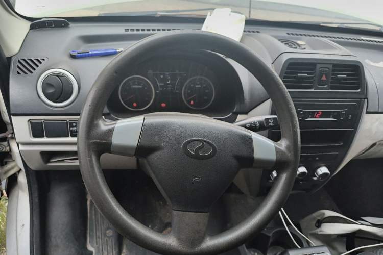 Used Ruichi EC35 2022 EC35 II Standard Edition 39.42 kWh Steering Wheel