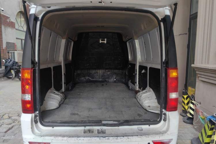 Used Ruichi EC35 2022 EC35 II Standard Edition 39.42 kWh Trunk