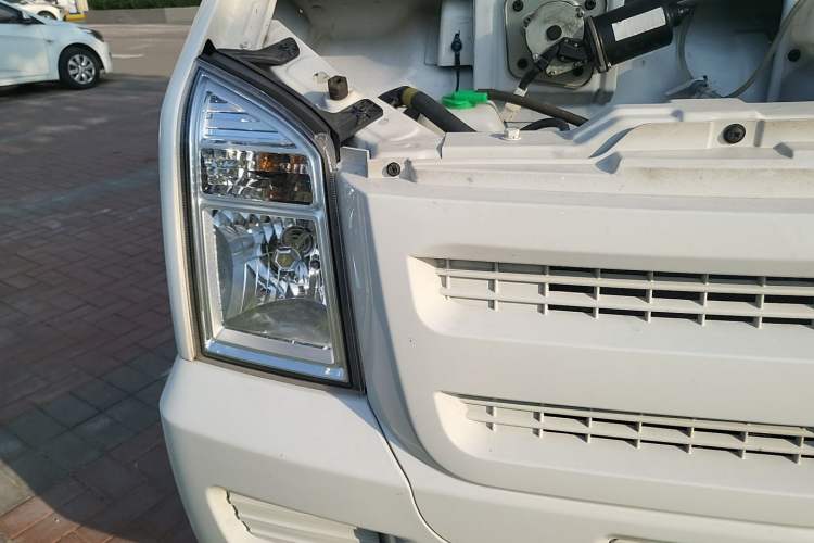 Used Ruichi EC35 2024 EC35II Pioneer Model I 38.4 kWh Right Front Headlight