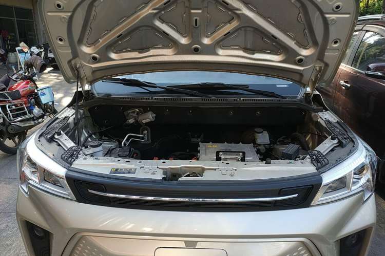 Used Ruichi EC55 2022 Standard Model I Long-Range Comfortable & Practical Version Engine Bay