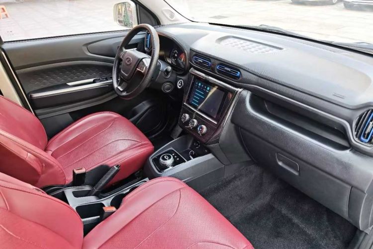 Used Ruichi EC55 2022 Standard Model I Long-Range Comfortable & Practical Version Interior 2