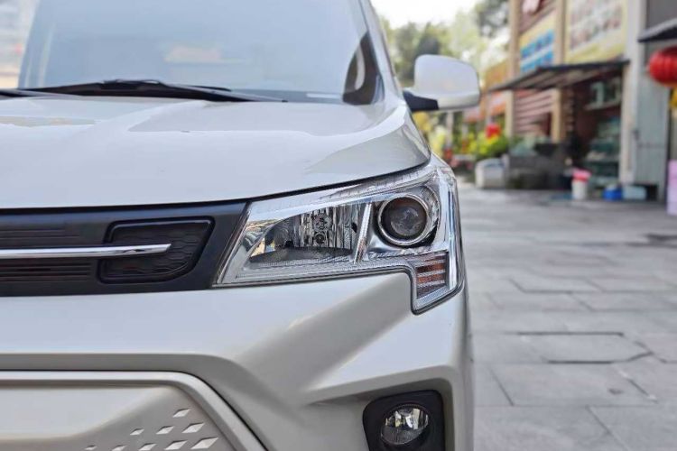 Used Ruichi EC55 2022 Standard Model I Long-Range Comfortable & Practical Version Left Front Headlight
