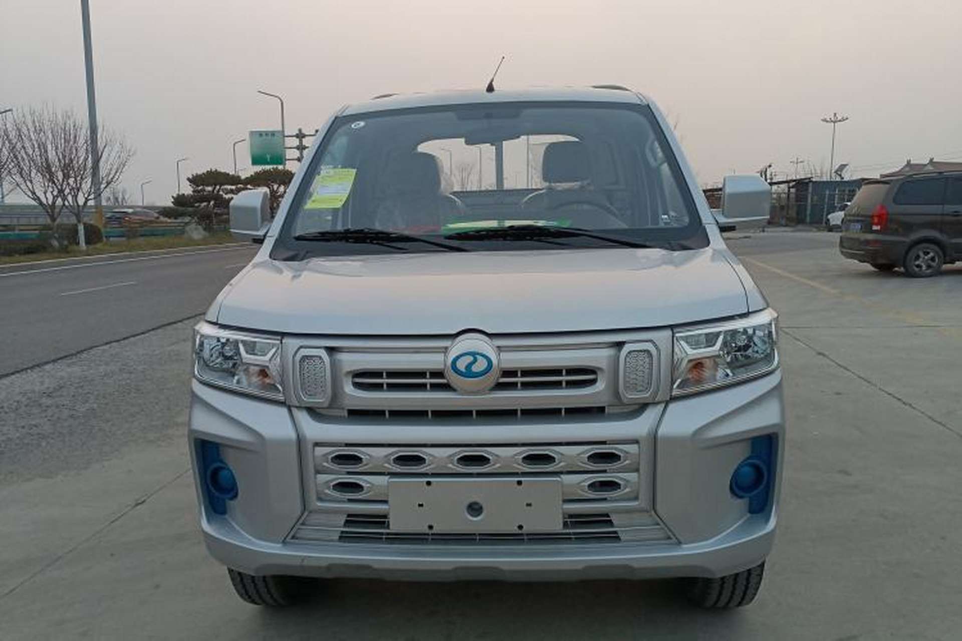 Used Ruichi EC71 2024 EC71L Cargo Pioneer I Model 41.85 kWh Exterior 1