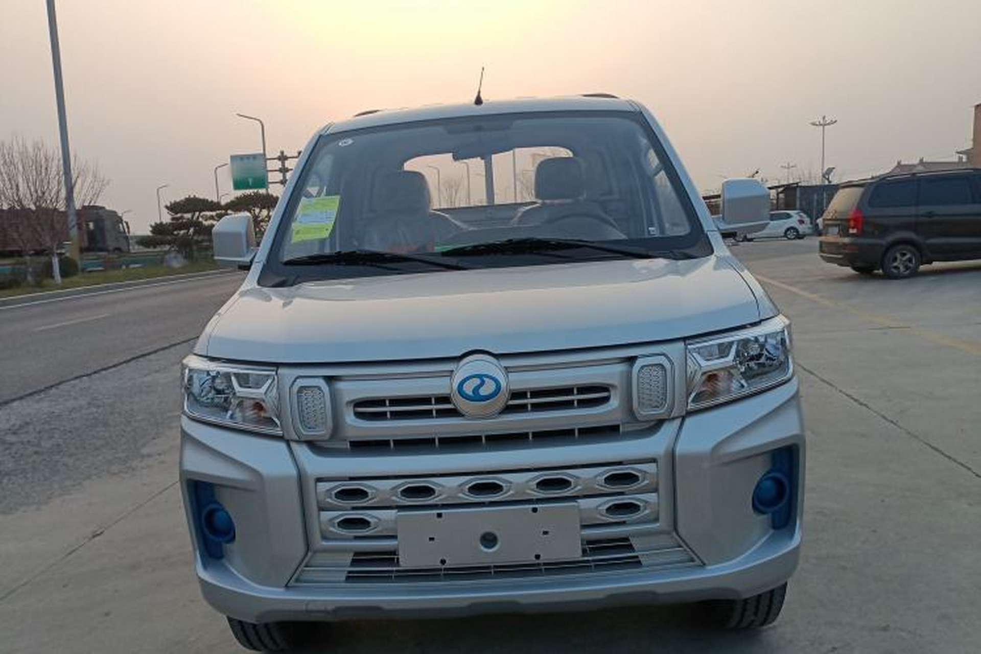 Used Ruichi EC71 2024 EC71L Cargo Pioneer I Model 41.85 kWh Exterior 1