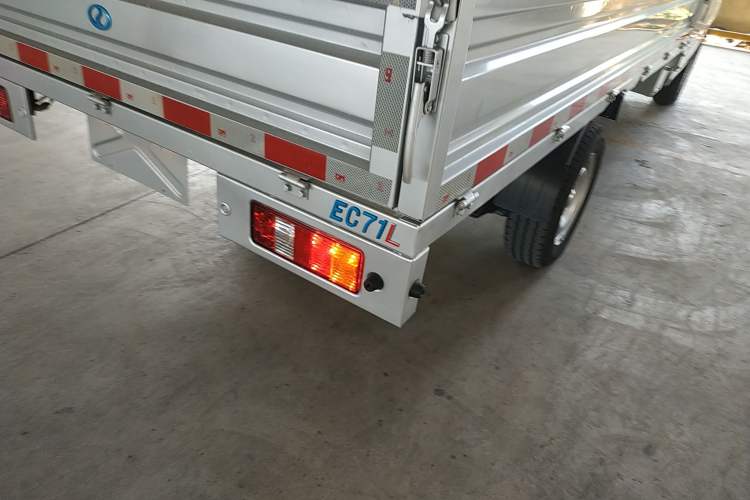 Used Ruichi EC71 2024 EC71L Cargo Pioneer I Model 41.85 kWh Exterior 6