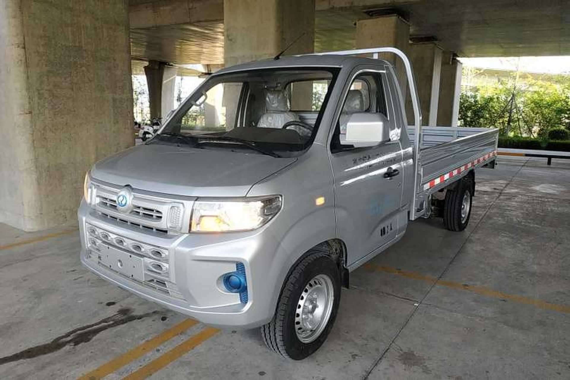 Used Ruichi EC71 2024 EC71L Cargo Pioneer I Model 41.85 kWh Front Left 45 Deg