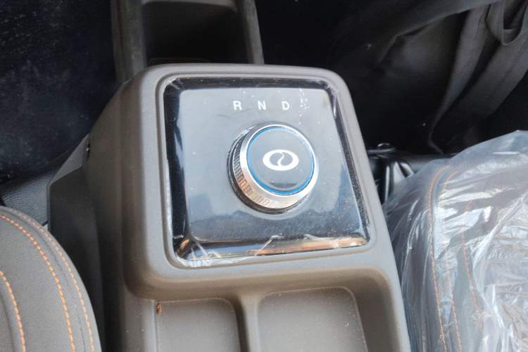 Used Ruichi EC71 2024 EC71L Cargo Pioneer I Model 41.85 kWh Gear Lever