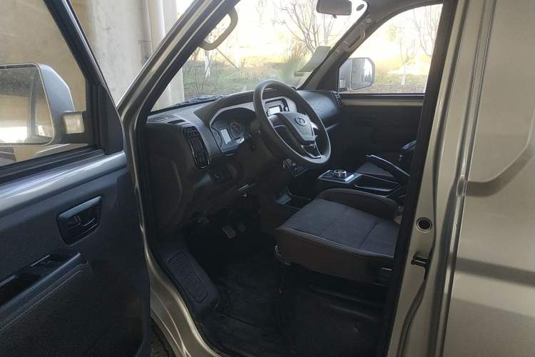 Used Ruichi EC71 2024 EC71L Cargo Pioneer I Model 41.85 kWh Interior 3