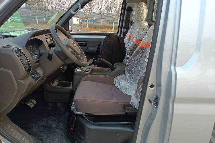 Used Ruichi EC71 2024 EC71L Cargo Pioneer I Model 41.85 kWh Interior 4