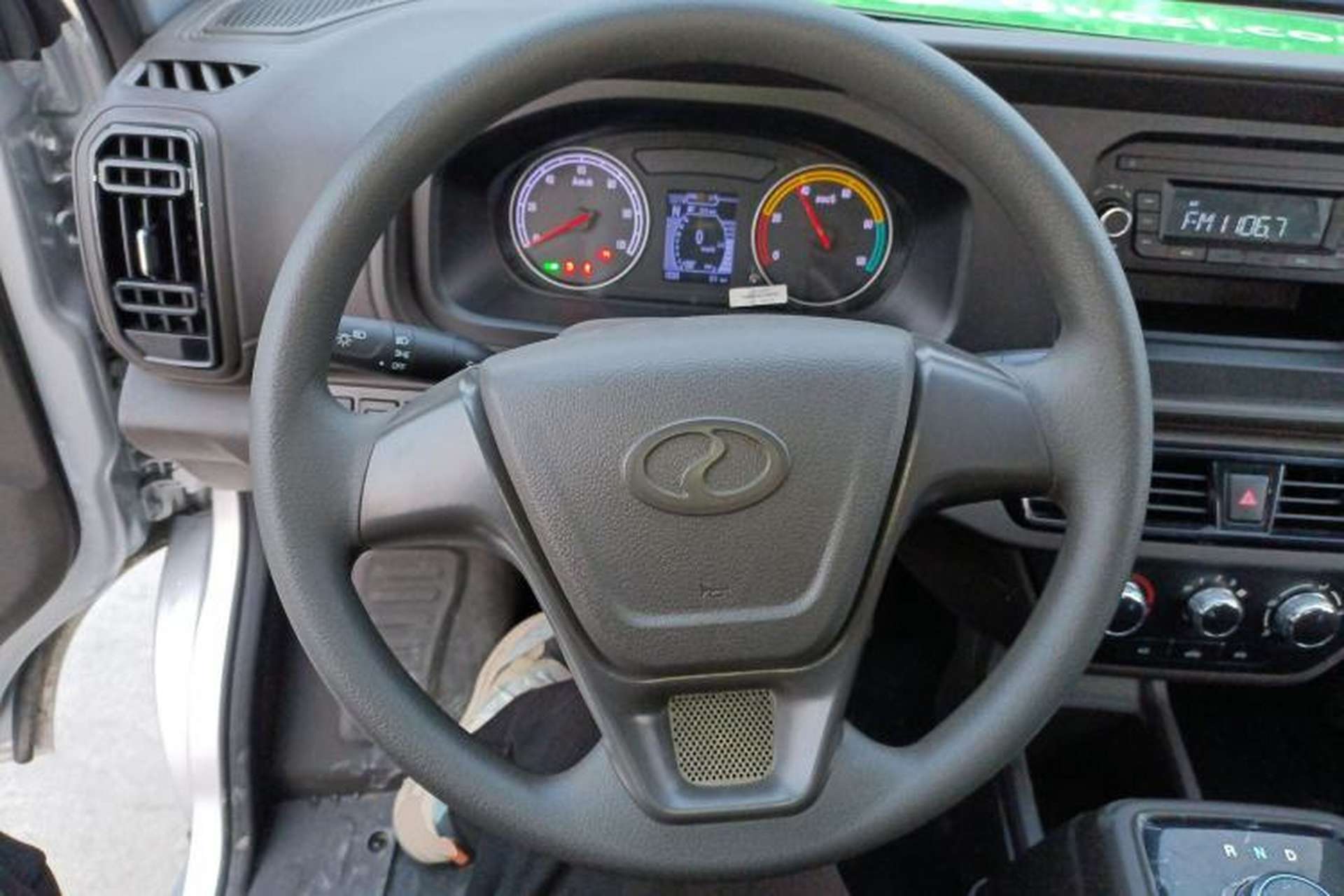 Used Ruichi EC71 2024 EC71L Cargo Pioneer I Model 41.85 kWh Steering Wheel