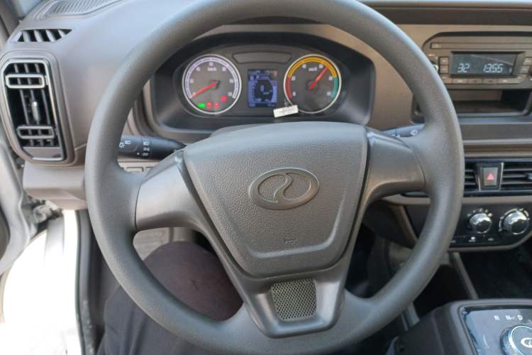 Used Ruichi EC71 2024 EC71L Cargo Pioneer I Model 41.85 kWh Steering Wheel