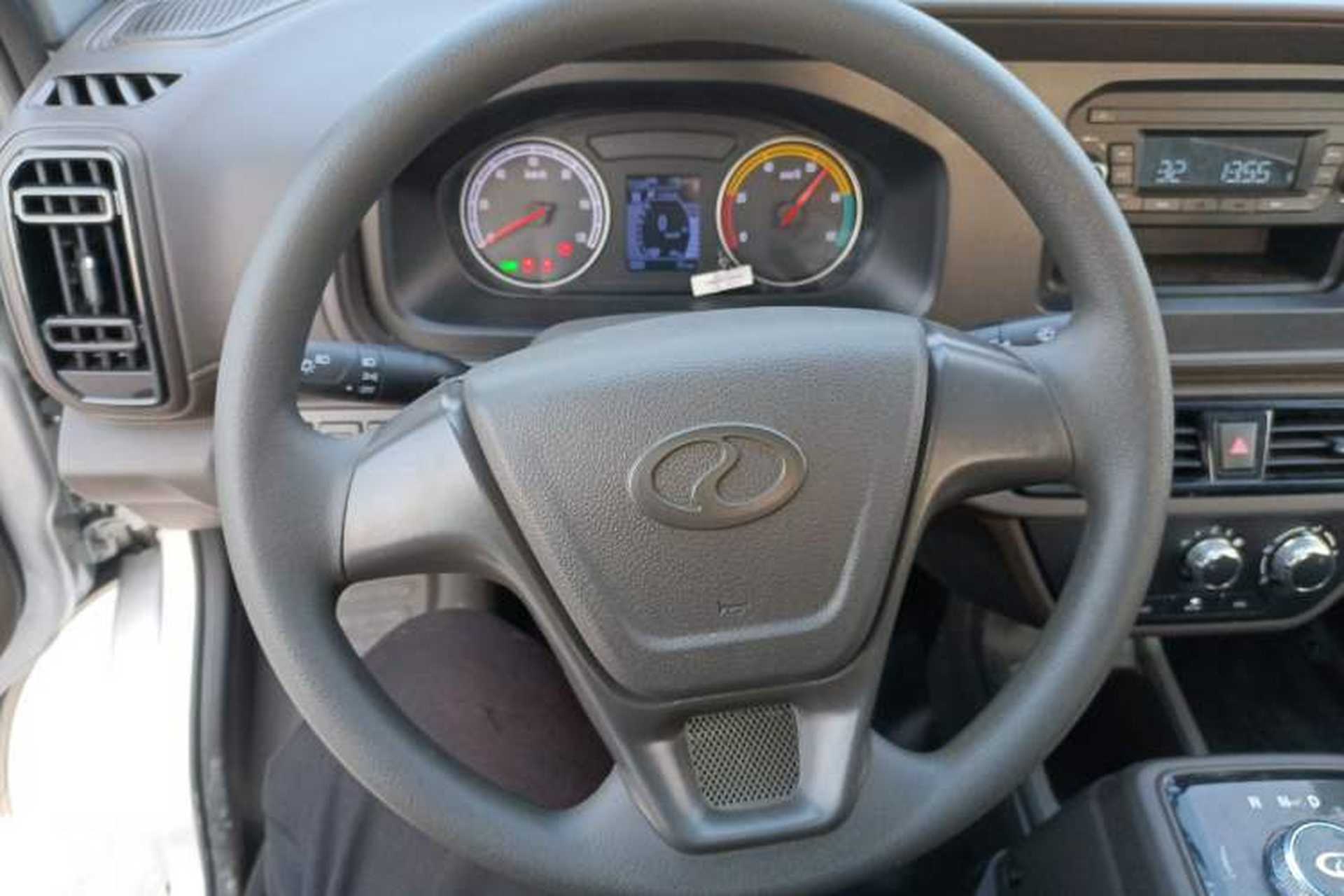 Used Ruichi EC71 2024 EC71L Cargo Pioneer I Model 41.85 kWh Steering Wheel