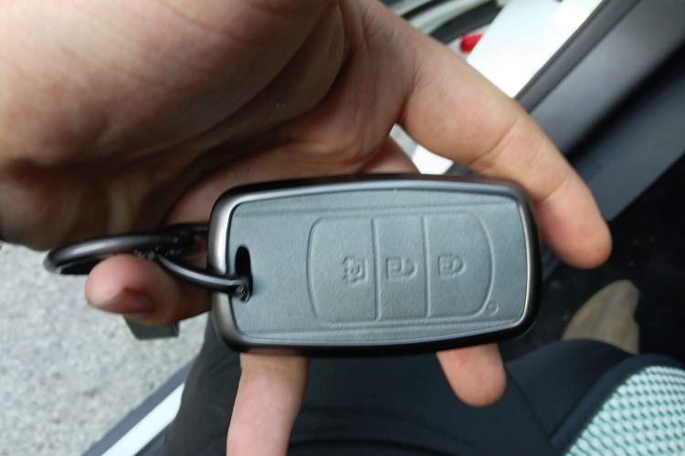 Used Ruichi EC75 2025 Model Passenger Vehicle Smart Driving Edition Pioneer I 41.5 kWh Vehicle Key