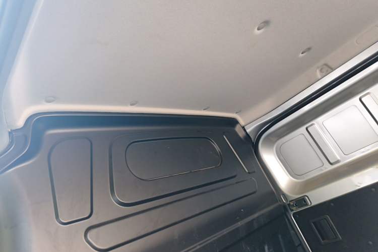 Used Ruichi EC75 2023 Pioneer Model I 41.85 kWh Headliner