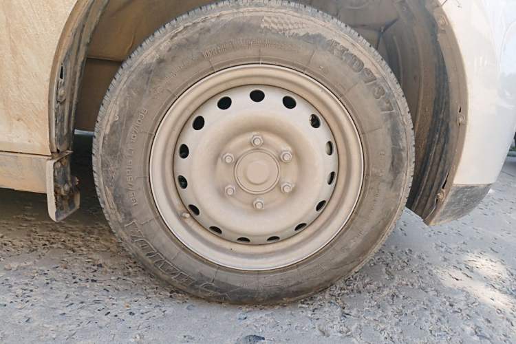 Used Ruichi EC75 2023 Pioneer Model I 41.85 kWh Right Front Wheel Hub