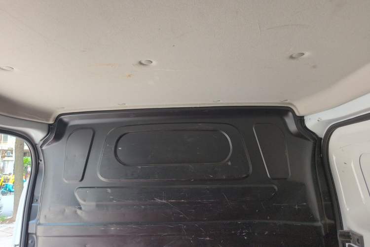 Used Ruichi EC75 2023 Pioneer II Model 41.86 kWh Headliner