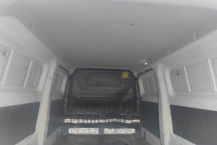 Used Ruichi EC75 2023 Pioneer Model I 41.85 kWh Headliner