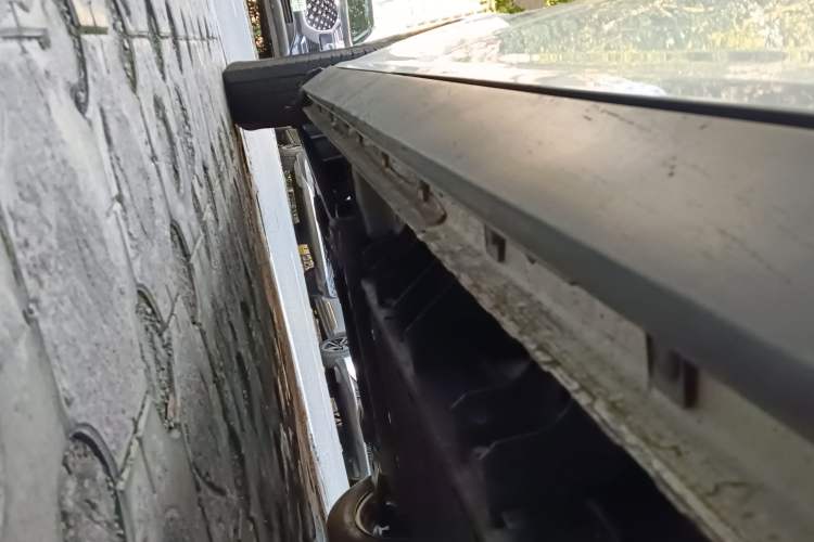 Used Ruichi EC75 2023 Pioneer II Model 41.86 kWh Left Side Sill