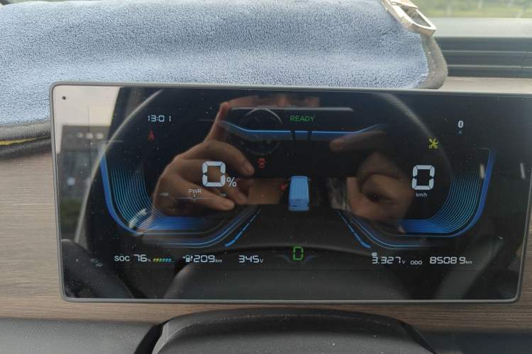 Used Ruichi EC75 2023 Pioneer Model I 41.85 kWh Odometer Close Up