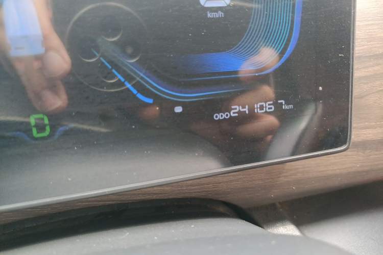 Used Ruichi EC75 2023 Pioneer Model I 41.85 kWh Odometer Close Up