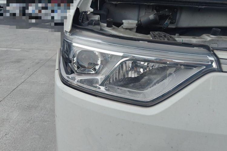 Used Ruichi EC75 2023 Pioneer Model I 41.85 kWh Right Front Headlight
