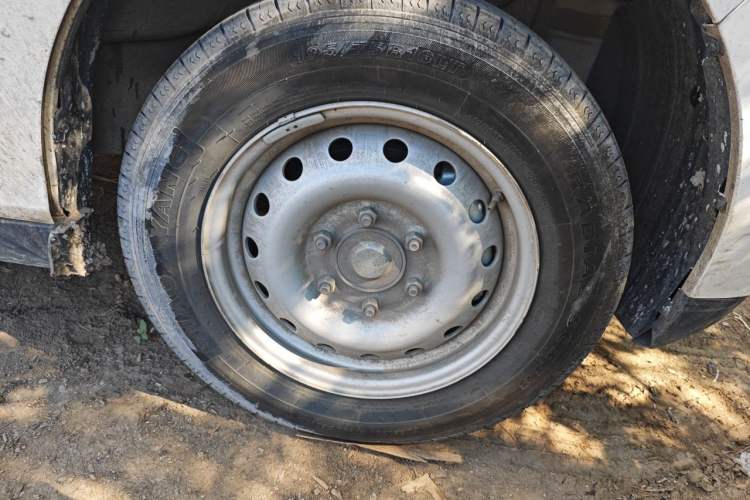 Used Ruichi EC75 2023 Pioneer II Model 41.86 kWh Right Front Wheel Hub
