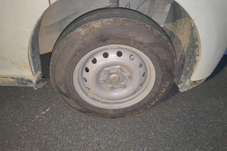 Used Ruichi EC75 2023 Pioneer Model I 41.85 kWh Right Front Wheel Hub