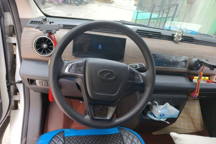 Used Ruichi EC75 2023 Pioneer II Model 41.86 kWh Steering Wheel