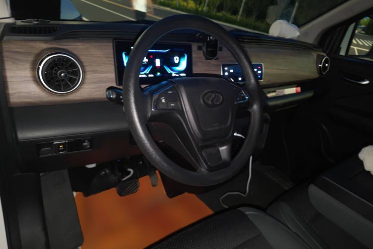 Used Ruichi EC75 2023 Pioneer Model I 41.85 kWh Steering Wheel