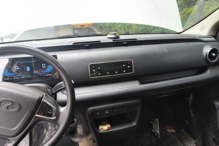 Used Ruichi EC75 2024 Pioneer Model I 41.5 kWh Center Console
