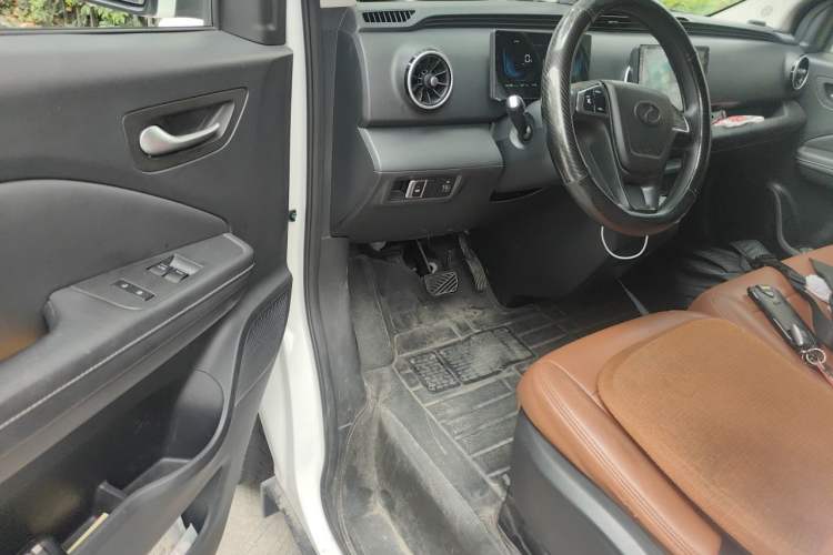 Used Ruichi EC75 2024 Pioneer Model I 50.38 kWh Driver Seat