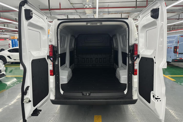 Used Ruichi EC75 2024 Pioneer Model I 50.38 kWh Interior 6