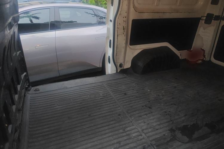 Used Ruichi EC75 2024 Beyond Edition I 50.38 kWh Left Rear Seat