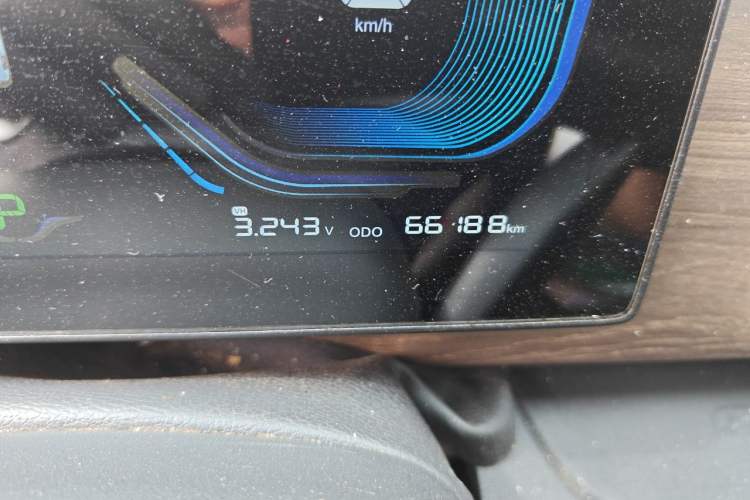 Used Ruichi EC75 2024 Beyond Edition I 50.38 kWh Odometer Close Up