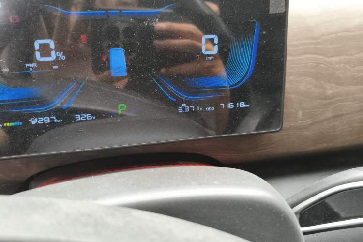 Used Ruichi EC75 2024 Pioneer Model I 50.38 kWh Odometer Close Up