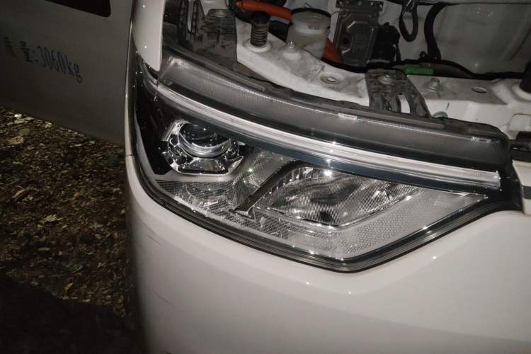 Used Ruichi EC75 2024 Beyond Edition I 50.38 kWh Right Front Headlight