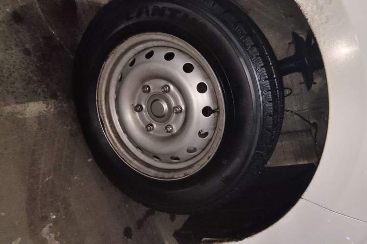 Used Ruichi EC75 2024 Pioneer Model I 41.5 kWh Right Front Wheel Hub