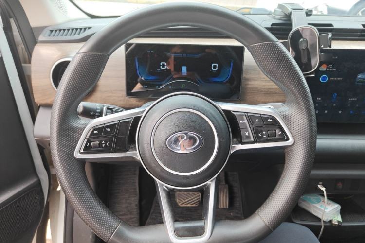 Used Ruichi EC75 2024 Beyond Edition I 50.38 kWh Steering Wheel