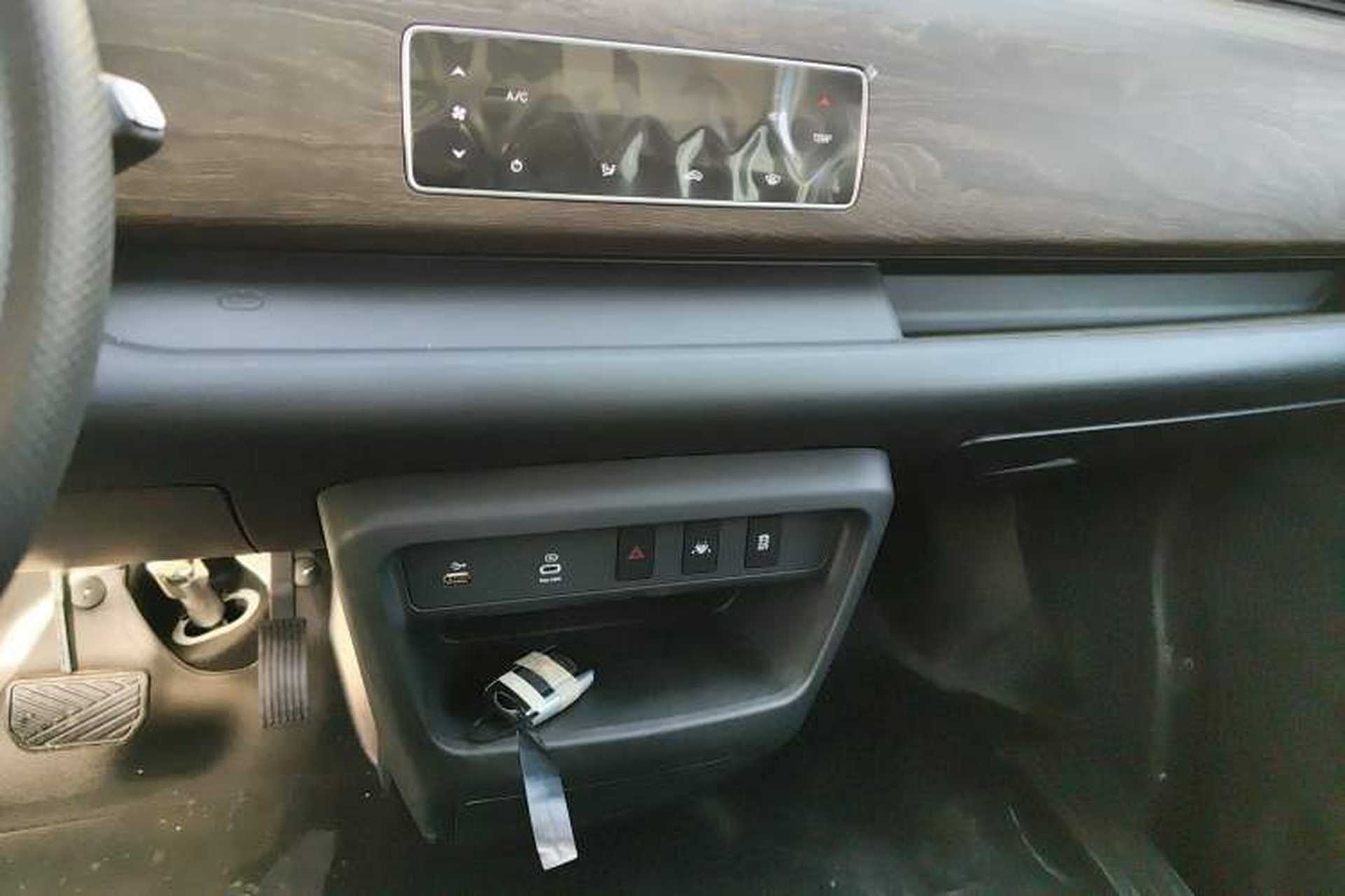 Used Ruichi EC75 2025 Model Passenger Vehicle Smart Driving Edition Pioneer I 41.5 kWh Audio And AC Panel