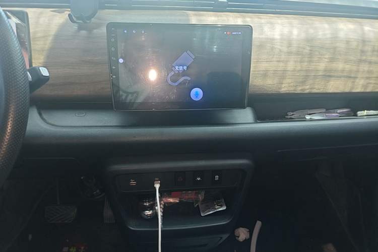 Used Ruichi EC75 2025 Model Passenger Vehicle Smart Driving Ultra-Charging Edition, Pioneer Type I, 52.16 kWh Audio And AC Panel