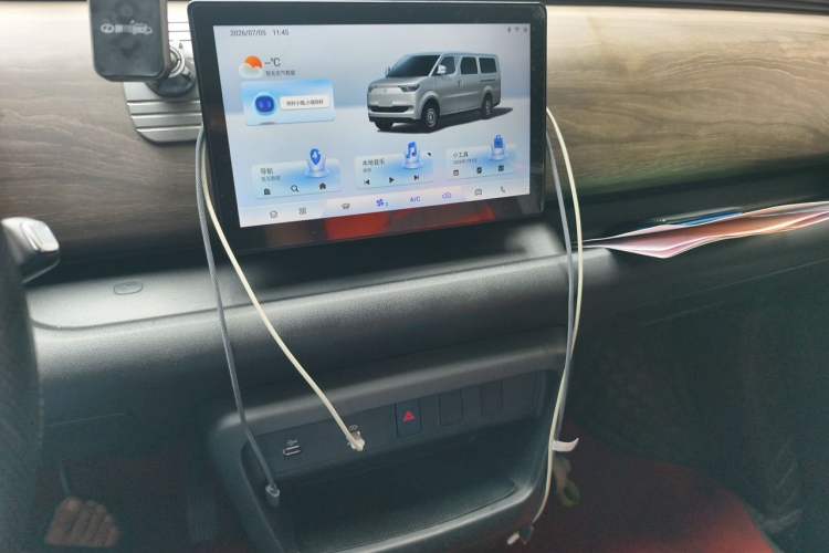 Used Ruichi EC75 2025 Model Passenger Vehicle Smart Driving Ultra-Charging Edition Superior I 52.16 kWh Audio And AC Panel