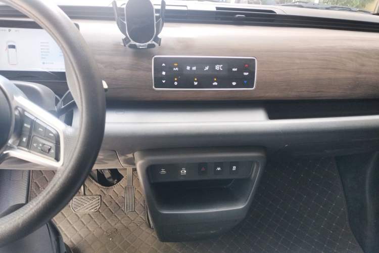 Used Ruichi EC75 2025 SmartDrive Edition Pioneer II 41.86 kWh Audio And AC Panel