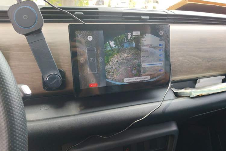 Used Ruichi EC75 2025 Model Passenger Vehicle Smart Driving Ultra-Charging Edition Superior II 50.1 kWh Audio And AC Panel