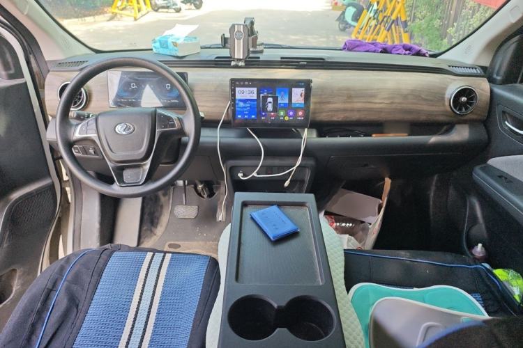 Used Ruichi EC75 2025 Model Passenger Vehicle Smart Driving Edition Pioneer I 41.5 kWh Center Console