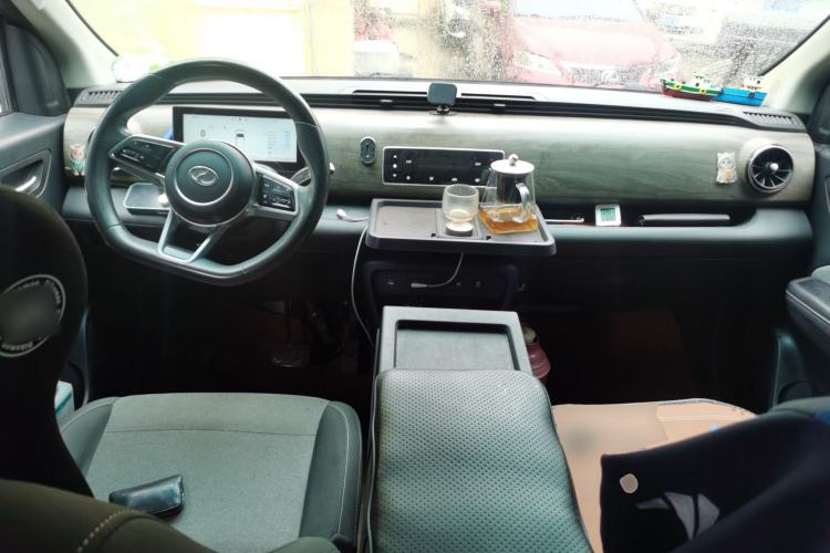 Used Ruichi EC75 2025 Model Passenger Vehicle Smart Driving Edition Pioneer I 41.5 kWh Center Console
