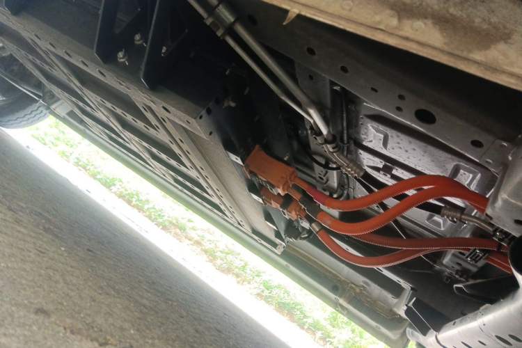 Used Ruichi EC75 2025 Model Passenger Vehicle Smart Driving Edition Pioneer I 41.5 kWh Chassis Front Right