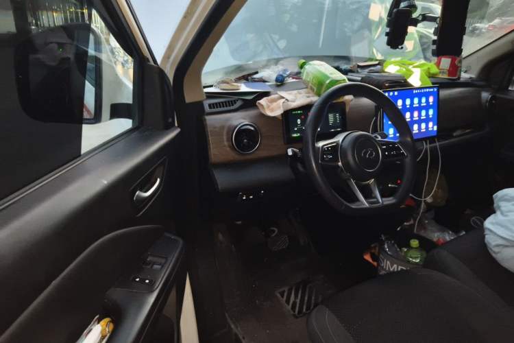 Used Ruichi EC75 2025 Intelligent Driving Ultra-Charging Version Pioneer II Type 50.1 kWh Driver Seat