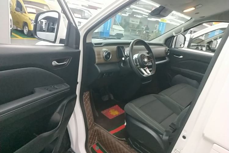 Used Ruichi EC75 2025 Intelligent Driving Ultra-Charging Version Pioneer II Type 50.1 kWh Driver Seat